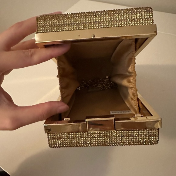 Clutch - Picture 2 of 3